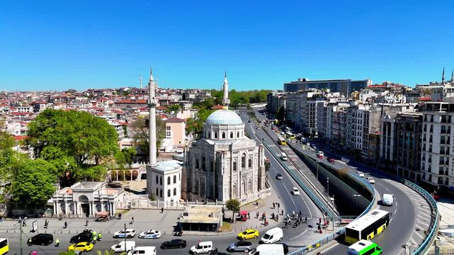 Pertevniyal Valide Sultan Camii Fatih Aksaray 