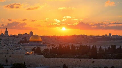 Obraz premium Golden sunset over ancient city walls and domed structure