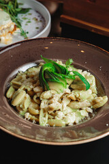 Noodles with vegetables and seasoning