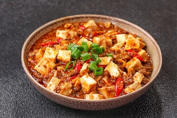 Mapo Tofu or Mapo Doufu is a typical Sichuan dish that is famous for its combination of soft tofu, minced meat and typical spicy spices such as doubanjiang and Sichuan pepper