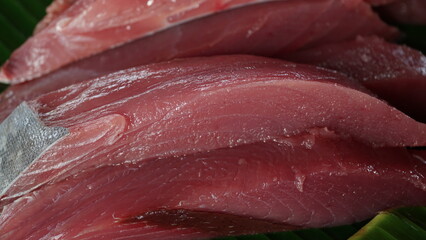 Tuna is a type of sea fish that has high nutritional value and is popular with the public because...