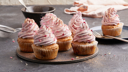 Cupcake mit Brombeeren