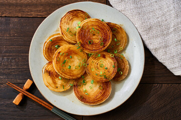 新玉ねぎの輪切り和風ソテー