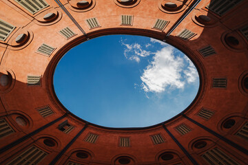 The City Theatre of Ferrara includes an elliptical structure once used for the carriages, today a monumental litle square dedicated to its designer, Foschini.