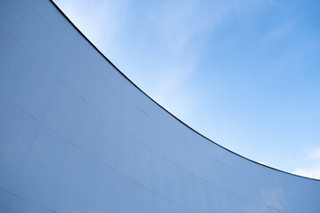 Curved Horizon Architecture