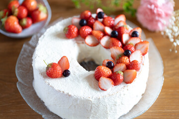 苺のシフォンケーキ