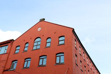 Immeuble d'angle ancien rouge à Cork en centre ville en Irlande