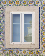 Janelas de Lisboa em prédios antigos e históricos