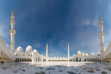 Fototapeta premium Sheikh Zayed Grand Mosque - Sahan Courtyard