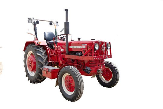  Traktor McCormick auf einer Ausstellung historischer Fahrzeuge in H&ouml;nningen, Deutschland, am 03. Mai 2025