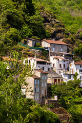 Lower town of Ambialet on the banks of the Tarn