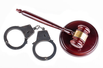 Handcuff and jidges gavel