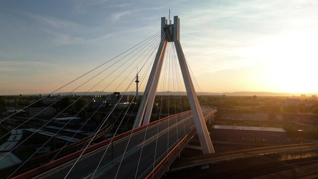 Pylon Br&uuml;cke in Ludwigshafen am Hauptbahnhof