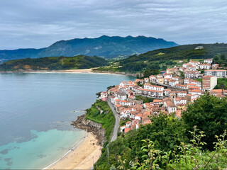 Le pittoresque village de Lastres dans les Asturies