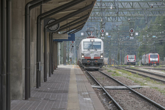 Zug am Bahnhof Brenner