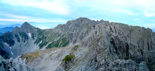 Hotaka mountains from Mt. Kita-Hotakadake in summer / 北穂高岳の山頂から眺める盛夏の穂高連峰の大パノラマビュー