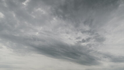Fototapeta premium Dramatic Overcast Clouds Forcefully Captured in High Definition Detail for Visual Appeal