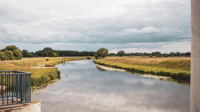 Distribution structure at the flood retention basin Alfhausen-Rieste, Lower Saxony