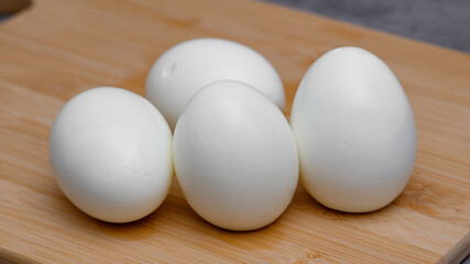 Kurze jaja ugotowane na twardo, śniadanie mistrzów przepis babci,  © Paweł Kacperek