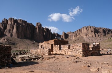 Nomad settlement and amazing mountain landscapes of Jebel Saghro with volcanic rocks eroded by wind and time. Atlas, Anti Atlas, Morocco © Iwona