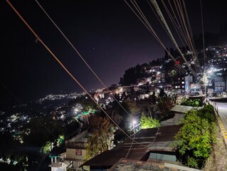 Darjeeling and Sikkim, nestled in the eastern Himalayas, offer breathtaking mountain landscapes, serene monasteries, and lush tea gardens. 