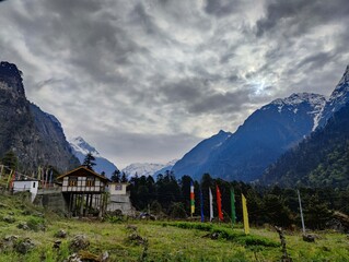 Darjeeling and Sikkim, nestled in the eastern Himalayas, offer breathtaking mountain landscapes, serene monasteries, and lush tea gardens. 