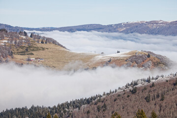 Brume dans les vallées Vosgiennes
