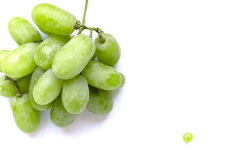 A vibrant bunch of green grapes isolated on a white background. Fresh, juicy, and perfect for concepts of healthy eating, summer freshness, and natural beauty.