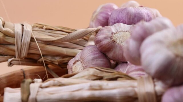 Dried garlic in a basket	