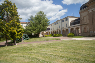Parc et bâtiment hospitalier
