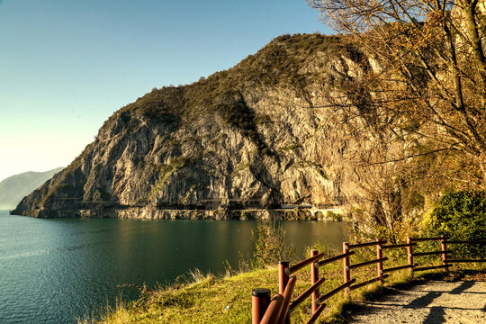 Veduta autunnale del Lago d'Iseo. Provincia di Bergamo, Lombardia, Italia.