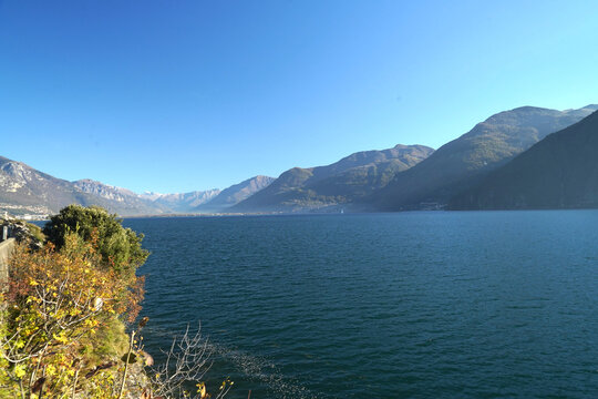 Veduta autunnale del Lago d'Iseo. Provincia di Bergamo, Lombardia, Italia.