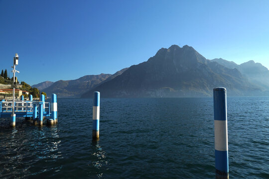 Veduta autunnale del Lago d'Iseo. Provincia di Bergamo, Lombardia, Italia.