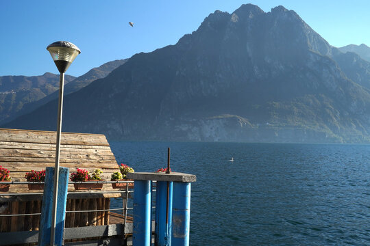 Veduta autunnale del Lago d'Iseo. Provincia di Bergamo, Lombardia, Italia.