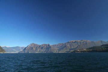 Veduta autunnale del Lago d'Iseo. Provincia di Bergamo, Lombardia, Italia.