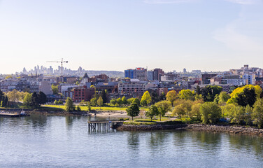 Obraz premium View of Downtown Vancouver Cityscape with Waterfront and Greenery