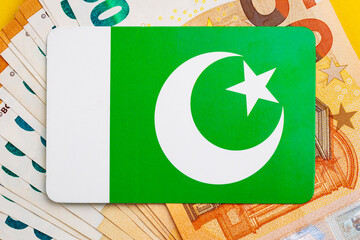 Pakistan flag on currency notes: economic interaction with euros and dollars