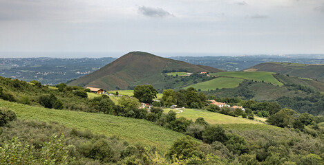 Fototapeta premium Vue de la baie de Saint Jean de Luz du massif de la Rhune