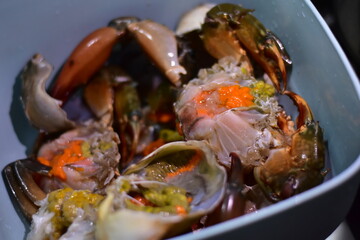 yellow curry with serrated mud crab, Fresh serrated mud crabs prepare to sell on street food market, Giant Mud Crabs, Serrated mud crab, Mangrove crab, Black crab,nighttime