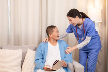 Obraz premium Nurse standing beside senior woman with book, both sharing a caring moment and discussing treatment at home, showing professional and emotional care, healthcare, caregiver, hospitality.