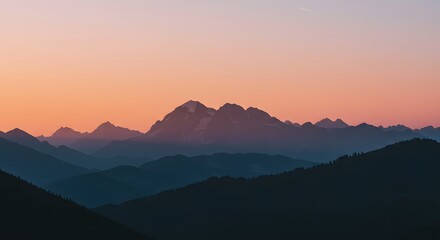 Obraz premium Mountain Range Silhouette at Sunrise
