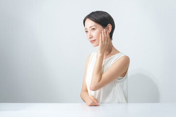 女性　ビューティー　スキンケア