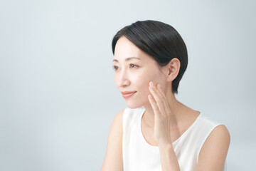 女性　ビューティー　スキンケア