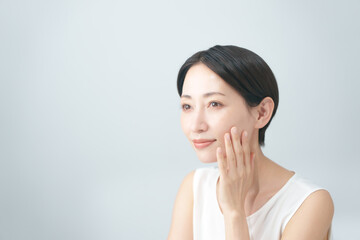 女性　ビューティー　スキンケア