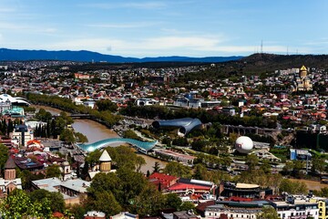 Obraz premium Panoramic view of Tbilisi with Bridge of Peace.