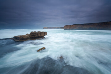 Obraz premium Sherbrook River Beach, Great Ocean Road, Australien. Dramatische Küstenstimmung vor dem Sturm.