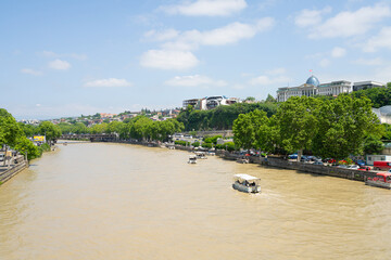 Kura river in Tbilisi, Georgia © Sergio Delle Vedove