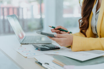 Financial Analysis with Calculator and Charts