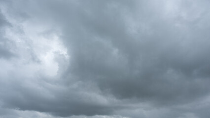 Obraz premium The dark sky with gloomy and dark gray cloud