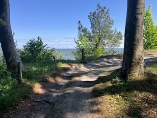 Blick von der Steilküste Bei Bansin, einem Ortsteil der Gemeinde Heringsdorf auf der Insel Usedom, auf die Ostsee